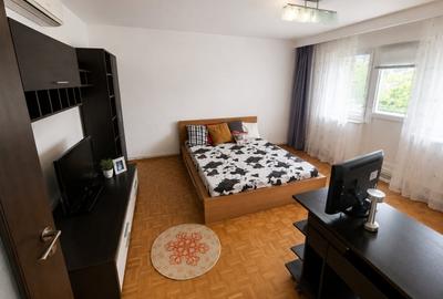 Apartament cu 3 camere decomandat, mobilat în Exercițiu