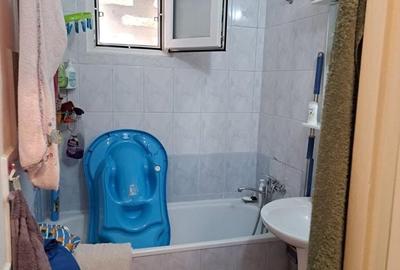 Apartament cu 2 camere semidecomandat în Micro 15