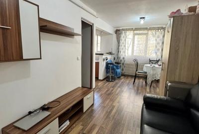 Garsonieră decomandată, mobilată în Decebal