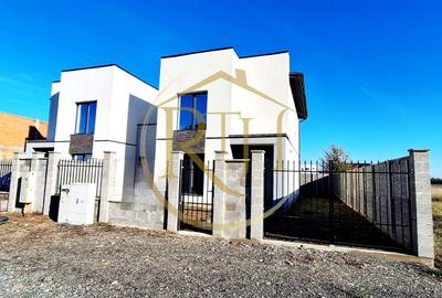 Duplex cu 4 camere cu Canalizare în Giroc