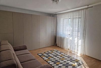 Apartament cu 2 camere decomandat, mobilat în Titan