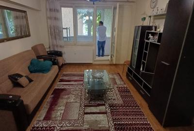 Apartament cu 3 camere decomandat în Theodor Pallady