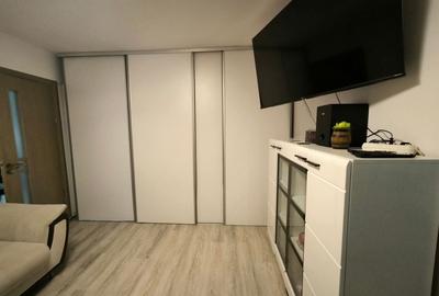Apartament cu 3 camere decomandat în Între Lacuri - 1