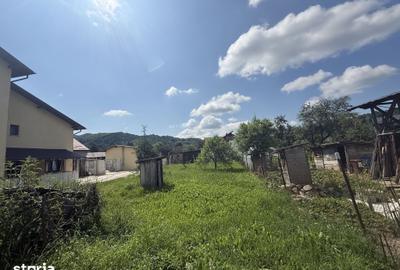 Casă cu 3 camere cu Teren 813 Mp în Adunați - 1
