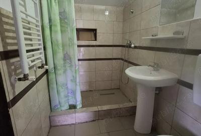 Garsonieră decomandată în Confecții - 2