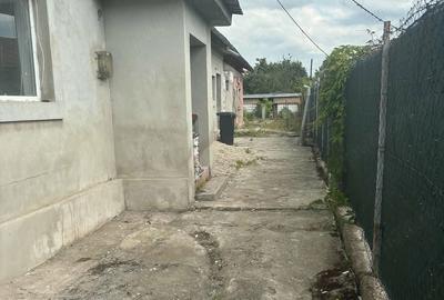Casă cu 5 camere cu Teren 325 Mp în Central