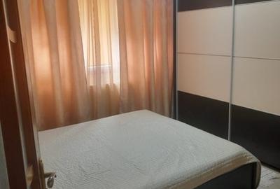 Apartament cu 2 camere decomandat, mobilat în Spital