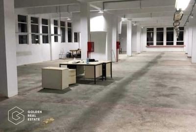 Spațiu industrial, de 1,374 mp, în Central - 4