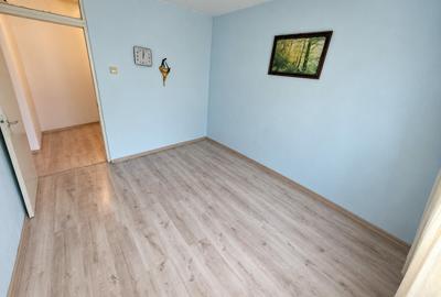 Apartament cu 3 camere decomandat în Exterior Vest