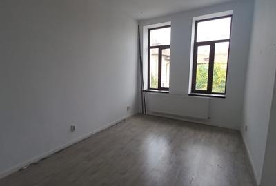 Casă individuală cu 12 camere cu Teren 321 Mp în P-ța Unirii - 3
