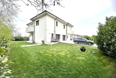 Casă individuală cu 7 camere cu Canalizare în Sud-Est - 1