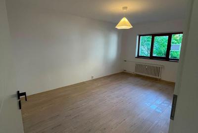 Apartament cu 2 camere decomandat în Apusului