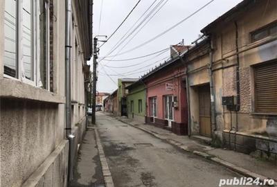 Casă cu 6 camere cu Teren 100 Mp în Caransebeș