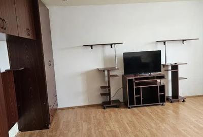 Garsonieră decomandată în Brâncoveanu