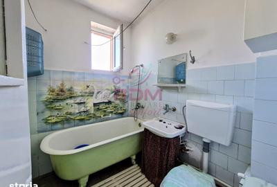 Apartament cu 3 camere semidecomandat în Micro 1