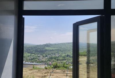 Casă cu 2 camere cu Teren 450 Mp în Tomești