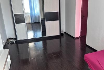 Apartament cu 2 camere semidecomandat în Gorjului