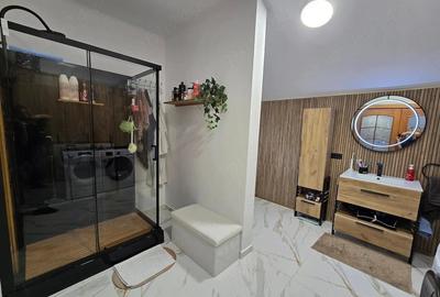 Casă cu 3 camere cu Teren 804 Mp în Obor - 2
