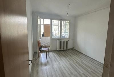 Apartament cu 3 camere semidecomandat în Giurgiului - 2
