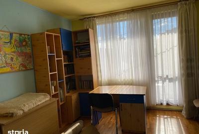 Casă cu 4 camere cu Teren 120 Mp în Valea Roșie