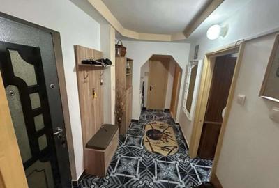 Apartament cu 2 camere decomandat în 9 Mai