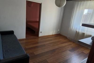 Inchiriez apartament 3 camere confort 3 - 3
