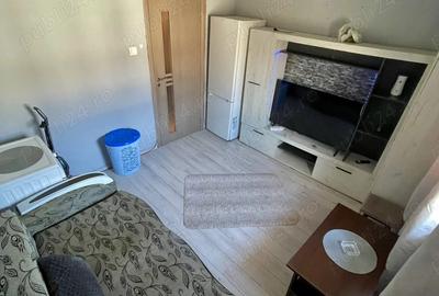 Vand Garsoniera! In Plopeni PH - 4