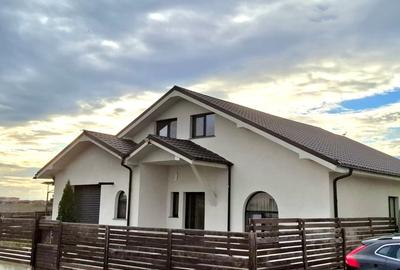 CASA DE VANZARE/ ZONA CRANG PETRESTI - 2