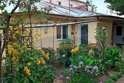 Casa cu 3 camere de vanzare in Rahova - 1