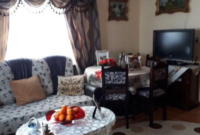 Casă cu 5 camere cu Teren 2600 Mp în Mitocu Dragomirnei - 10