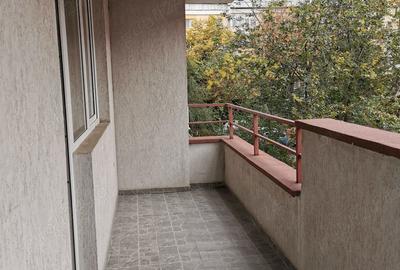 Apartament cu 2 camere decomandat în Nicolina - 2