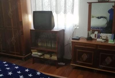 Vand casa cocheta ?i padure - 7