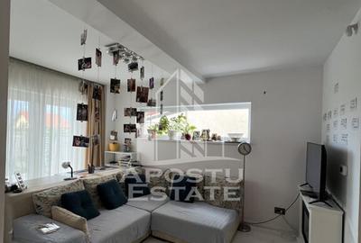 Casă cu 4 camere cu Teren 300 Mp în Dumbrăvița