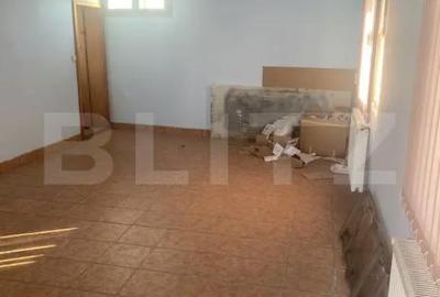 Spațiu comercial, de 119 mp, în Central - 8