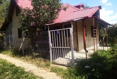 Casă cu 4 camere în Ostrovu - 2