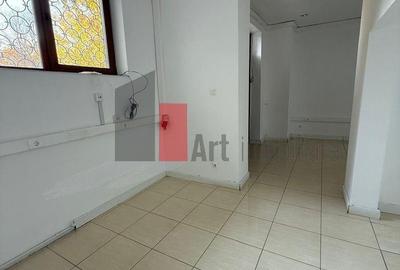 Spațiu comercial, de 241 mp, în 1 Mai - 10