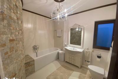 Casă cu 5 camere cu Canalizare în Central - 11