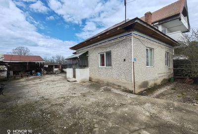 Casă cu 4 camere cu Teren 1450 Mp în Doba - 10