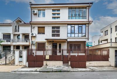 Vilă tip bloc 12 camere, 2 garaje 2 boxe  zona Tomis 1  Flămânda - 4