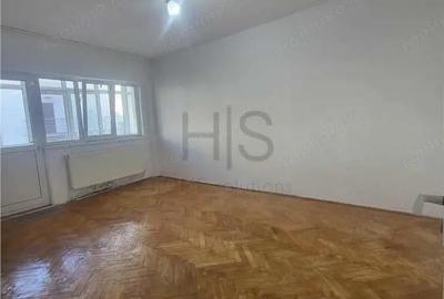 Apartament 3 Camere, Central, Decomandat, etaj 1 - 5