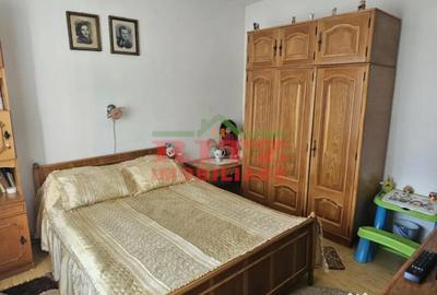 Casă cu 7 camere cu Teren 1756 Mp în Caracal - 9