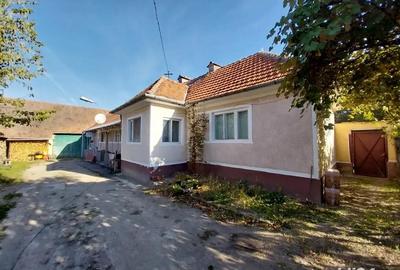 Casă cu 3 camere cu Teren 3740 Mp în Fântâna - 1