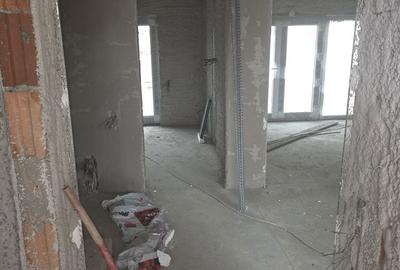 Casă cu 5 camere cu Teren 250 Mp în Central - 2