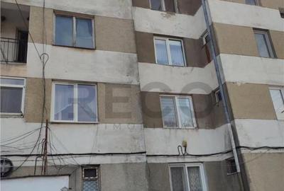 RECO Garsoniera nerenovata zona Suncuius - 1