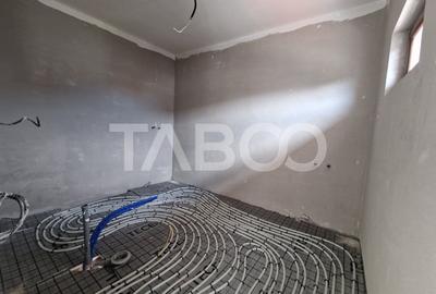 Casa individuala de vanzare cu teren, terasa, garaj si curte Selimbar - 21