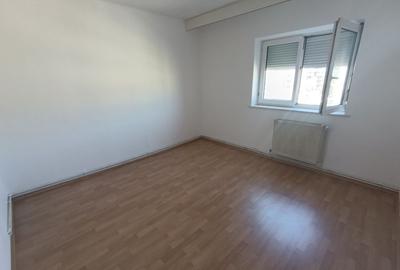 Apartament cu 4 camere decomandat în Bartolomeu - 2
