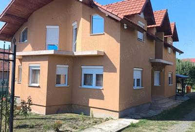 Casă cu 5 camere cu Teren 722 Mp în Central - 2
