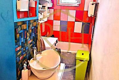 Vand apartament cu 4 camere in zona spitalul judetean,comision ,,0'' - 12