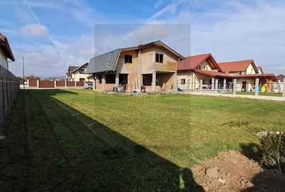 Casa moderna la rosu in Cristian - 4