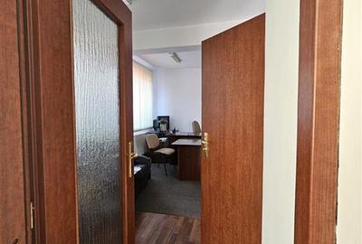 Spațiu comercial, de 240 mp, în Est - 14